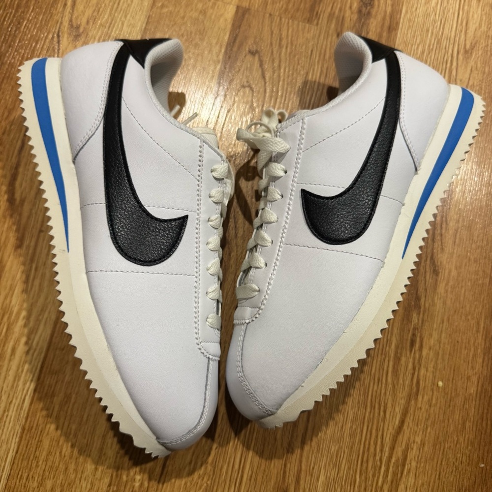 Nike Cortez Grade School Size 6